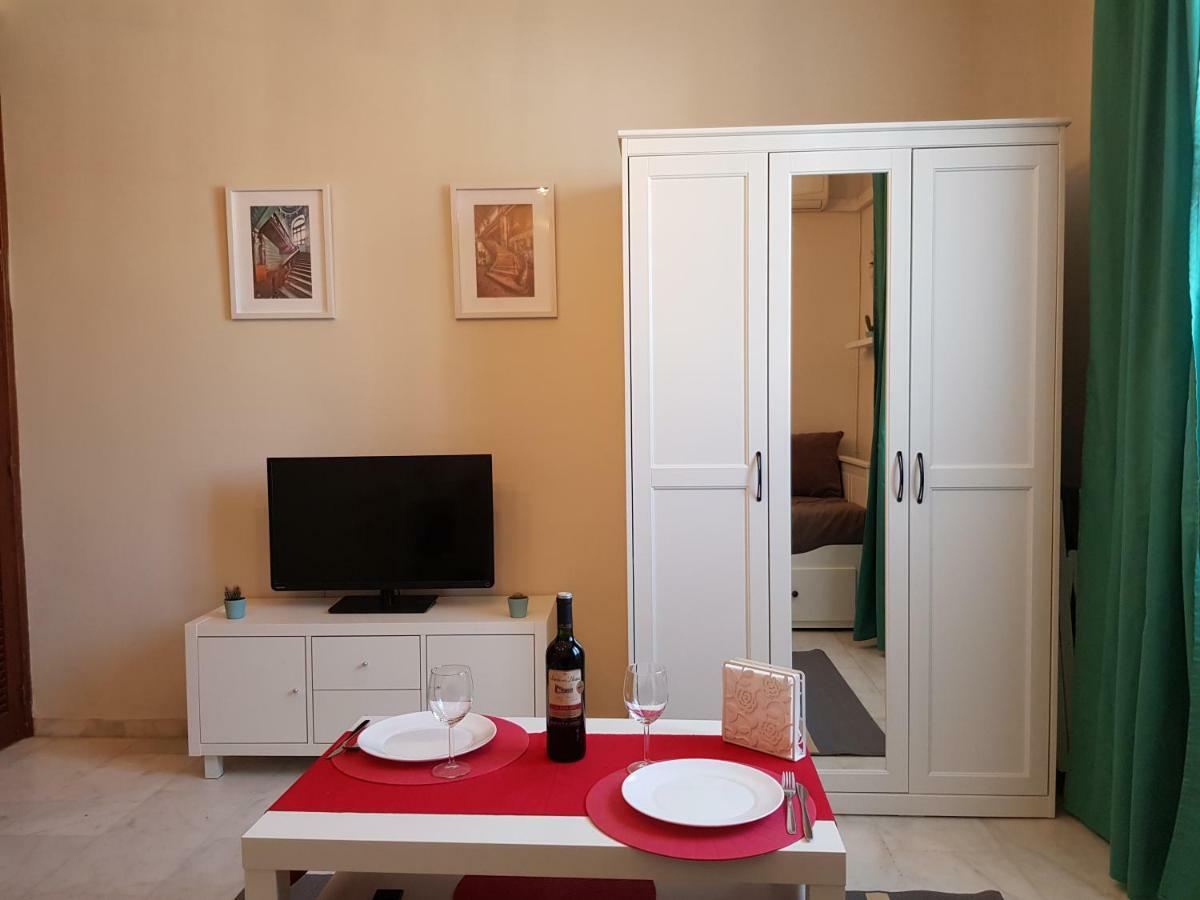 **** Genuar Apartments Malaga Center Экстерьер фото