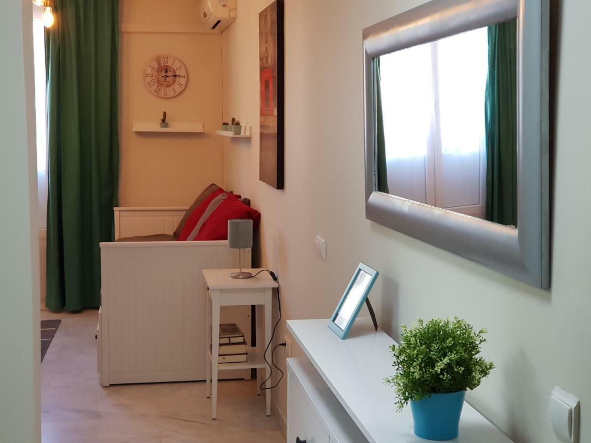 **** Genuar Apartments Malaga Center Экстерьер фото