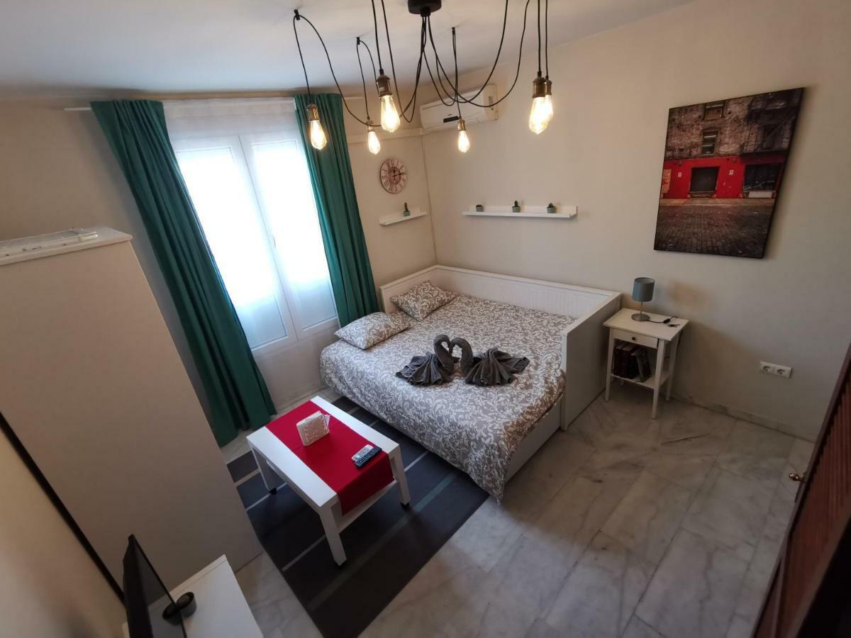 **** Genuar Apartments Malaga Center Экстерьер фото