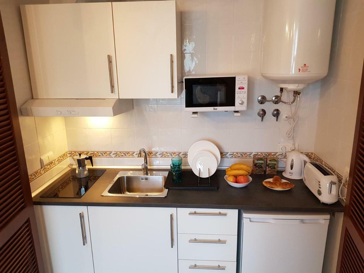 **** Genuar Apartments Malaga Center Экстерьер фото