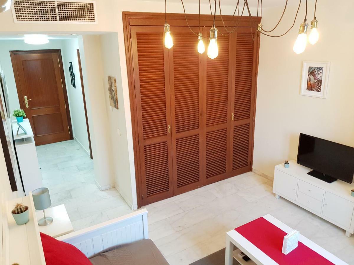 **** Genuar Apartments Malaga Center Экстерьер фото